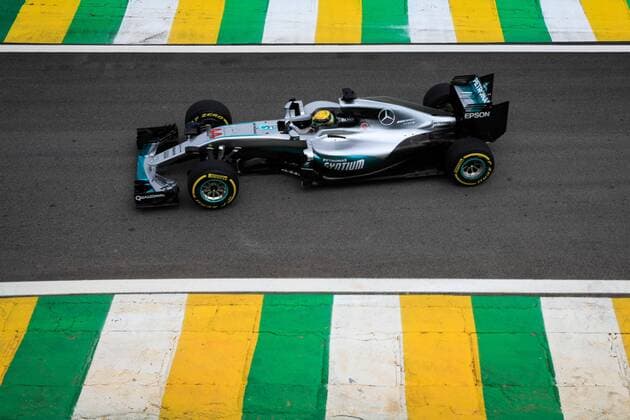 Formel 1, GP Brasilien British driver Lewis Hamilton from Mercedes in action during the third free practice of Brazil s Formula One Grand Prix at Interlagos race track in Sao Paulo, Brazil, 12 November 2016. The GP will be celebrated tomorrow 13 November. BRAZIL S FORMULA ONE GRAND RPIX !ACHTUNG: NUR REDAKTIONELLE NUTZUNG!  SAO001 20161112-636145750707374121