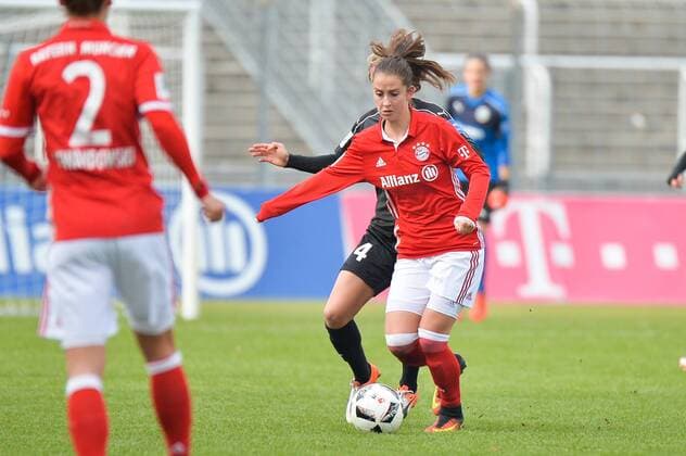 Sara Daebritz (FC Bayern Muenchen) München, Deutschland, 13.11.2016 - Fussball, Frauenfussball, FC Bayern München - 1. FFC Frankfurt, Fussball, Frauenfussball, FC Bayern München - 1. FFC Frankfurt, xKLx