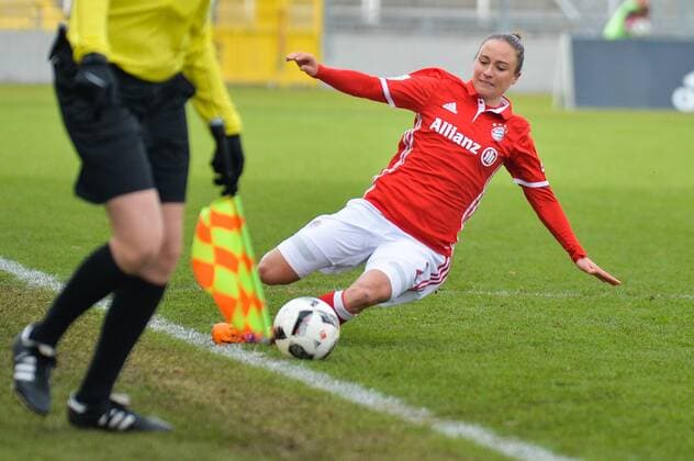 Gina Lewandowski (FC Bayern Muenchen) München, Deutschland, 13.11.2016 - Fussball, Frauenfussball, FC Bayern München - 1. FFC Frankfurt, Fussball, Frauenfussball, FC Bayern München - 1. FFC Frankfurt, xKLx