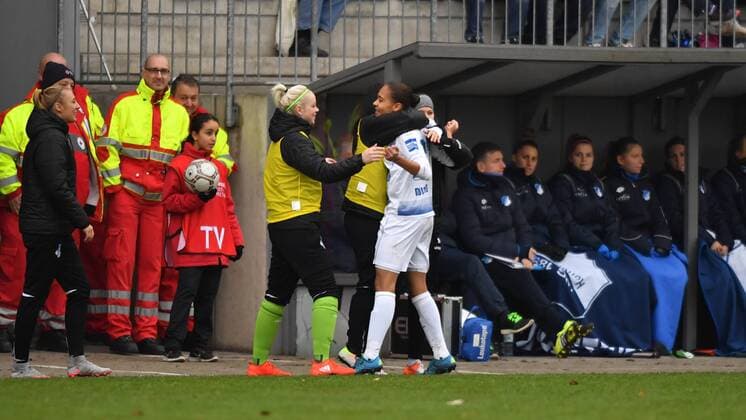 Jubel, Freuen, celebrate, happy, cheer , Goal Celebration Lara Hess (MSV Duisburg) (22) zum 1:0 mit Ersatzspielerinnen, Allianz Frauen-Bundesliga : MSV Duisburg - TSG 1899 Hoffenheim, xmkx