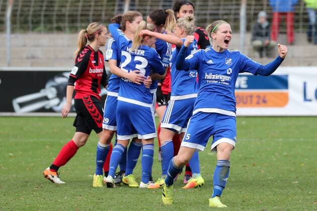 Diane Caldwell (Sand, 5) ballt die Fäuste und jubelt über das Tor zum 0:1, Jubel, Torjubel, Torerfolg, celebrate the goal, goal, celebration, Jubel ueber das Tor, optimistisch, Action, Aktion, Fussball, Allianz Frauen-Bundesliga, SC Freiburg - SC Sand, xozx