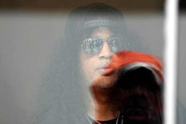 Grande Pr?mio do Brasil de F?rmula 1 2016 SÃO PAULO, SP - 13.11.2016: GRANDE PRÊMIO DO BRASIL DE FÓRMULA 1 2016 - The guitarist of Guns N & 39;Roses Slash in the paddock during the Brazil Grand Prix Formula 1 in 2016 held at the Ilagos Circuit on Sunday. (Ph (Photo: Rodolfo Buhrer La Imagem Fotoarena) x1229479x  RodolfoxBuhrer