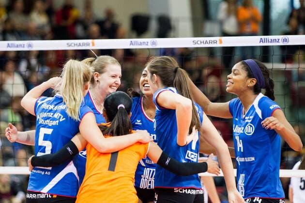 Jubel Julia Schaefer (8 MTV), Nia Grant (17 MTV) und Aiyana Whitney (14 MTV); Volleyball Bundesliga: Allianz MTV Stuttgart vs VfB 91 Suhl, SCHARRena, Stuttgart Germany, 20161113; Stuttgart Copyright: xWuechnerx xEibner-Pressefotox EP_nwr