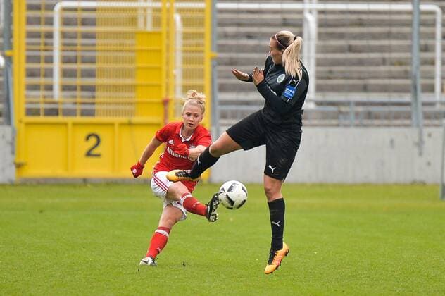 Leonie Maier (FC Bayern Muenchen, Leo Maier) München, Deutschland, 13.11.2016 - Fussball, Frauenfussball, FC Bayern München - 1. FFC Frankfurt, Fussball, Frauenfussball, FC Bayern München - 1. FFC Frankfurt, xKLx