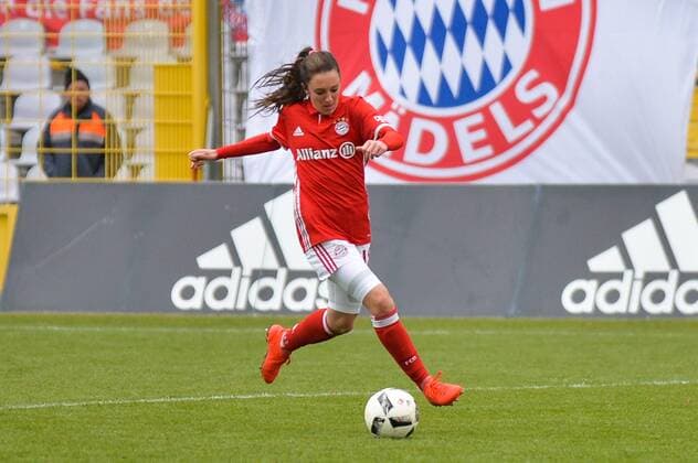 Lisa Evans (FC Bayern Muenchen) München, Deutschland, 13.11.2016 - Fussball, Frauenfussball, FC Bayern München - 1. FFC Frankfurt, Fussball, Frauenfussball, FC Bayern München - 1. FFC Frankfurt, xKLx