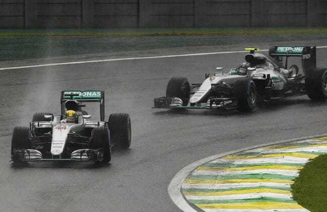 Grande Pr?mio do Brasil de F?rmula 1 2016 SÃO PAULO, SP - 13.11.2016: GRANDE PRÊMIO DO BRASIL DE FÓRMULA 1 2016 - In the picture the Lewis Hamilton team Mercedexs AMG Petronas F1 Team, followed by Nico Rosberg on the same team. Brazil Grand Prix Formula 1 in 2016 held this Sunday (13) at the Interlagos Circuit. (Photo: Aloisio Mauricio Fotoarena) x1229599x  AloisioxMauricio