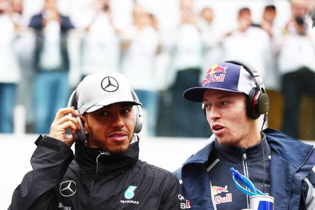 Brazilian Grand Prix, Sao Paulo 10 - 13 November 2016 13.11.2016 - Lewis Hamilton (GBR) Mercedes AMG F1 W07 Hybrid and Daniil Kvyat (RUS) Scuderia Toro Rosso STR11 at drivers parade 