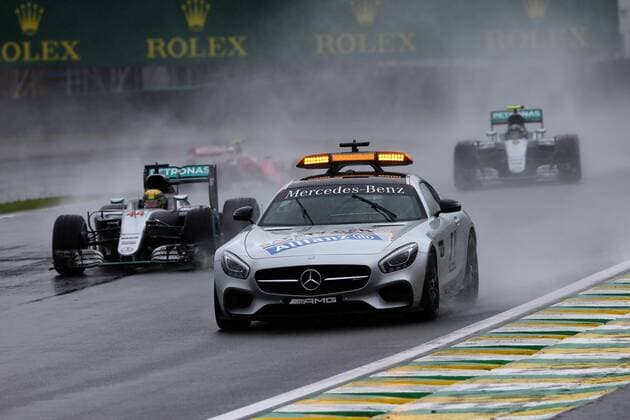 Brazilian Grand Prix, Sao Paulo 10 - 13 November 2016 13.11.2016 - Race, Lewis Hamilton (GBR) Mercedes AMG F1 W07 Hybrid and Safety car 