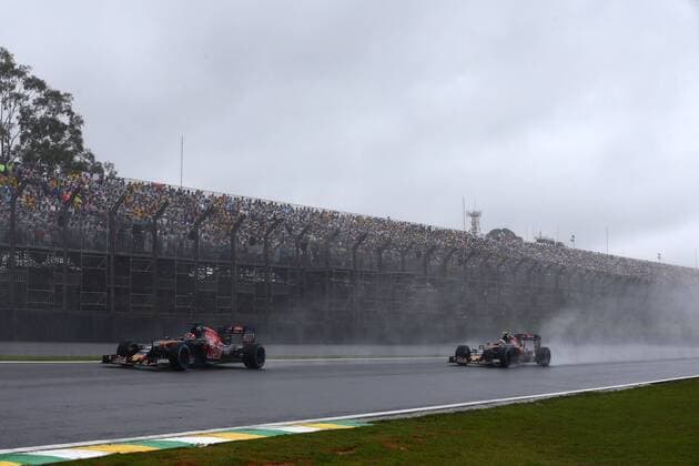 Brazilian Grand Prix, Sao Paulo 10 - 13 November 2016 13.11.2016 - Race, Daniil Kvyat (RUS) Scuderia Toro Rosso STR11 and Carlos Sainz Jr (ESP) Scuderia Toro Rosso STR11 