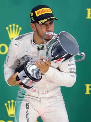 Grande Pr?mio do Brasil de F?rmula 1 2016 SÃO PAULO, SP - 13.11.2016: GRANDE PRÊMIO DO BRASIL DE FÓRMULA 1 2016 - Lewis Hamilton (GBR) Mercedes AMG Petronas F1 Team celebrates victory during the Brazil Grand Prix Formula 1 in 2016 held at the Interlagos Circuit on Sunday. (Photo: Rodolfo Buhrer La Imagem Fotoarena) x1229646x  RodolfoxBuhrer