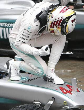 Grande Pr?mio do Brasil de F?rmula 1 2016 SÃO PAULO, SP - 13.11.2016: GRANDE PRÊMIO DO BRASIL DE FÓRMULA 1 2016 - Lewis Hamilton (GBR) Mercedes AMG Petronas F1 Team celebrates victory during the Brazil Grand Prix Formula 1 in 2016 held at the Interlagos Circuit on Sunday. (Photo: Rodolfo Buhrer La Imagem Fotoarena) x1229663x  RodolfoxBuhrer