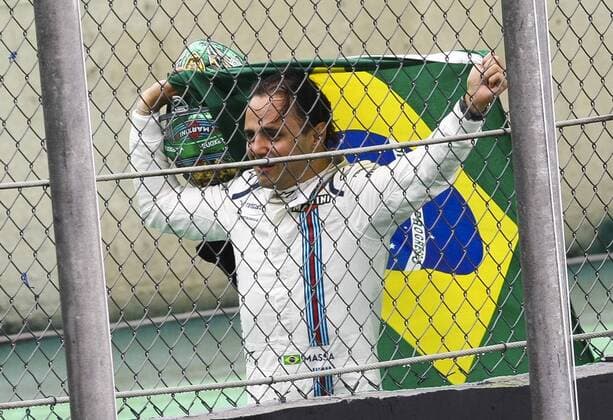 Grande Pr?mio do Brasil de F?rmula 1 2016 SÃO PAULO, SP - 13.11.2016: GRANDE PRÊMIO DO BRASIL DE FÓRMULA 1 2016 - In the photo the pilot Felipe Massa Team Williams Martini Racing, the track runs crying after crashing during the Brazil Grand Prix Formula 1 in 2016 held this Sunday (13) at the Interlagos Circuit. (Photo: Aloisio Mauricio Fotoarena) x1229673x  AloisioxMauricio