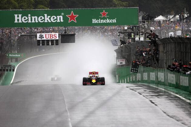 Bilder des Tages - SPORT Brazilian Grand Prix, Sao Paulo 10 - 13 November 2016 13.11.2016 - Race, Max Verstappen (NED) Red Bull Racing RB12 