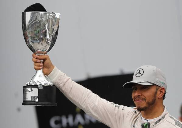 Grande Pr?mio do Brasil de F?rmula 1 2016 SÃO PAULO, SP - 13.11.2016: GRANDE PRÊMIO DO BRASIL DE FÓRMULA 1 2016 - Lewis Hamilton (GBR) Mercedes AMG Petronas F1 Team celebrates victory during the Brazil Grand Prix Formula 1 in 2016 held at the Interlagos Circuit on Sunday. (Photo: Rodolfo Buhrer La Imagem Fotoarena) x1229702x  RodolfoxBuhrer