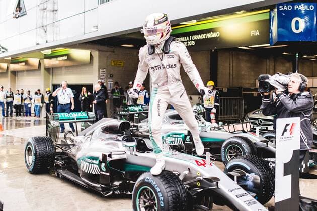 Grande Pr?mio do Brasil de F?rmula 1 2016 SÃO PAULO, SP - 13.11.2016: GRANDE PRÊMIO DO BRASIL DE FÓRMULA 1 2016 - Lewis Hamilton celebrates victory during the Great PrÃªmio of Brazil Formula 1 2016 held at Autodromo Interlagos on Sunday. (Photo: Victor Eleutério Fotoarena) x1229708x  VictorxEleutério