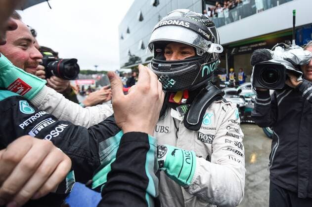 Nico Rosberg (Mercedes AMG Petronas Formula One Team) bedankt sich bei seinem Team, Grosser Preis von Brasilien 2016, Motorsport, Formel 1, 13.11.2016, Interlagos Copyright: xAndre Eibner-Pressefotox EP_JAE