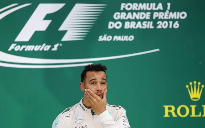 Grande Pr?mio do Brasil de F?rmula 1 2016 SÃO PAULO, SP - 13.11.2016: GRANDE PRÊMIO DO BRASIL DE FÓRMULA 1 2016 - Lewis Hamilton (GBR) Mercedes AMG Petronas F1 Team celebrates his victory during the Brazil Grand Prix Formula 1 in 2016 held at the Interlagos Circuit on Sunday. (Photo: Rodolfo Buhrer La Imagem Fotoarena) x1229762x  RodolfoxBuhrer