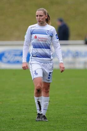 Alice Hellfeier ( MSV Duisburg ) nachdenklich. 13.11.2016 --- Fussball --- 1. Bundesliga --- MSV Duisburg vs TSG 1899 Hoffenheim Duisburg Copyright: xThienel Eibner-Pressefotox EP_TTL