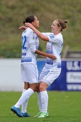 V.l.n.r. Torschuetzin Lara Hess jubelt mit Zsofia Racz ( beide MSV Duisburg ) ueber ihren Treffer zum 1 : 0. 13.11.2016 --- Fussball --- 1. Bundesliga --- MSV Duisburg vs TSG 1899 Hoffenheim Duisburg Copyright: xThienel Eibner-Pressefotox EP_TTL