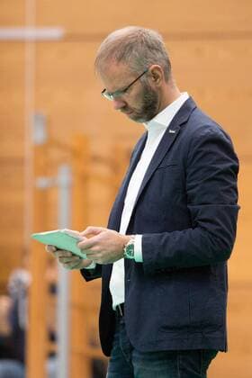 RHM-Trainer Michael WARM (RHM). Volleyball, TSV Herrsching (HER) - United Volleys Rhein-Main (RHM), Bundesliga, 5.Spieltag, Saison 2016 2017, am 13.11.2016 in Herrsching N I K O L A U S H A L L E Deutschland. x_5D39587x