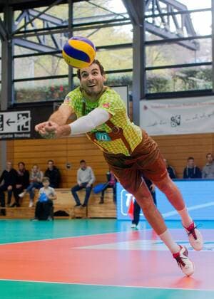 Aktion von Julius HOEFER (HÖFER) ( 5, HER). Volleyball, TSV Herrsching (HER) - United Volleys Rhein-Main (RHM), Bundesliga, 5.Spieltag, Saison 2016 2017, am 13.11.2016 in Herrsching N I K O L A U S H A L L E Deutschland. x20161113_303x