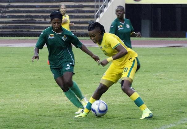 (161111) -- HARARE, Nov. 11, 2016 () -- South Africa women soccer team striker Octovia Ngwenya (R) competes with Zimbabwean football team defender Nobuhle Majika during an International Friendly Länderspiel match against Zimbabwe at the National Sports Stadium in Harare, Zimbabwe, Nov. 10, 2016. South Africa won 3-0. () ZIMBABWE-HARARE-SOCCER-INTERNATIONAL FRIENDLY MATCH-SOUTH AFRICA VS ZIMBABWE Xinhua 