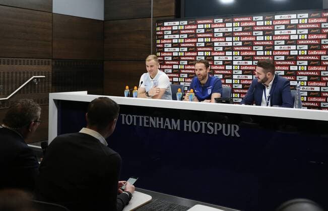 England s Joe Hart and Gareth Southgate during their press conference PK Pressekonferenz at Tottenham Hotspur training centre, London. Picture date November 14th, 2016 Pic David Klein Sportimage EDITORIAL USE ONLY. No use with unauthorised audio, video, data, fixture lists, club league logos or live services. Online in-match use limited to 120 images, no video emulation. No use in betting, games or single club league player publications.
