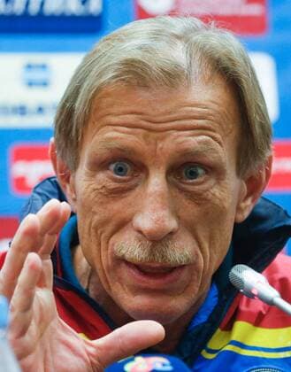 Bilder des Tages - SPORT GROZNY, RUSSIA - NOVEMBER 14, 2016: Romanian national football team head coach Christoph Daum speaks at a press conference PK Pressekonferenz on the eve of the friendly match against Russia. Valery Matytsin TASS  TS03793C