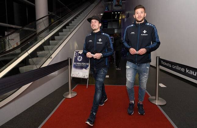 14.11.2016, xfux, Fussball 1.Bundesliga, SV Darmstadt 98 Kinopremiere 90 Minuten 98 im Kinopolis in Darmstadt, emspor emonline deloka, v.l. Jerome Gondorf (SV Darmstadt 98), Daniel Heuer Fernandes (SV Darmstadt 98) Darmstadt