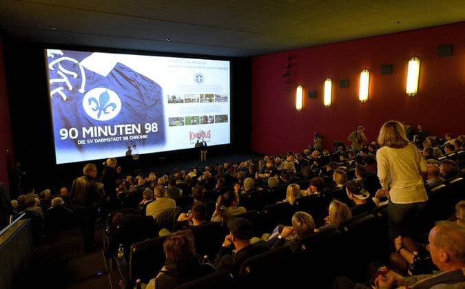 14.11.2016, xfux, Fussball 1.Bundesliga, SV Darmstadt 98 Kinopremiere 90 Minuten 98 im Kinopolis in Darmstadt, emspor emonline deloka, v.l. Uebersicht Kinosaal Darmstadt