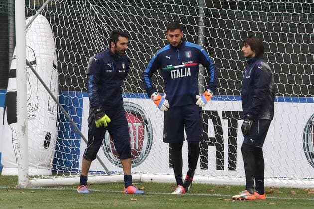 Fußball, Nationalteam Italien Training GIANLUIGI BUFFON, GIANLUIGI DONNARUMMA, MATTIA PERIN friendly match ITALIA-GERMANY ALLENAMENTO 14-11-2016
