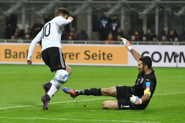 Leon Goretzka Germany, Gianluigi Buffon Italia Milano 15-11-2016 Stadio San Siro Italy - Germany - Fußball, Nationalteam, Testspiel AndreaxStaccioli