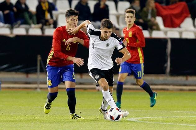 SOCCER - UEFA U21 U 21 EC quali, ESP vs AUT ALBACETE,SPAIN,15.NOV.16 - SOCCER - UEFA Under-21 European Championship EM Europameisterschaft qualification, play off, OEFB international match Länderspiel Spain vs Austria. Image shows Mikel Merino (ESP) and Alessandro Schoepf (AUT). GEPAxpictures xCordonxPress