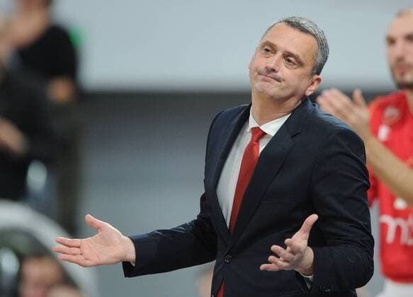 15.11.2016 - Basketball - Saison 2016 2017 - Turkish Airlines Euroleague - 07. Spieltag: Brose Bamberg - Roter Stern Belgrad - HMI - Dejan Radonjic (Headcoach Roter Stern Belgrad) unzufrieden