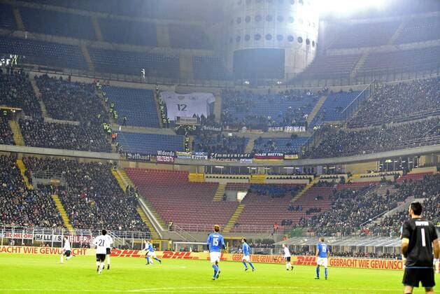 15.11.2016, Fussball Test-Länderspiel, Italien - Deutschland, im Guiseppe Meazza Stadion in Mailand. Leere Zuschauerränge auf der Deutschen Tribüne. Nicht mal 100 Deutsche Fans sind nach Mailand gekommen. 