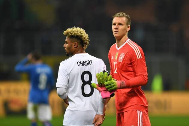 Fussball, Herren, Saison 2016 2017, Länderspiel in Mailand, Italien - Deutschland, Serge Gnabry (Nr. 8, Deutschland) und TW Bernd Leno (Nr. 12, Deutschland) nach dem Spiel, 15.11.2016,