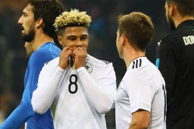 Serge Gnabry (Deutschland Germany) und Mario Götze (Deutschland Germany)- 15.11.2016: Italien vs. Deutschland, Giuseppe-Meazza-Stadion Mailand
