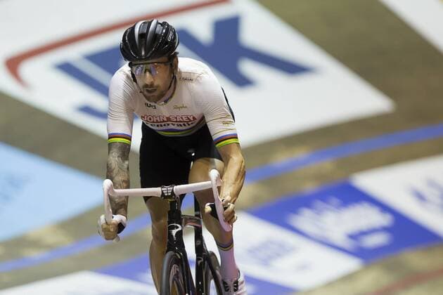 Bradley Wiggins pictured during the first day of the Zesdaagse Vlaanderen-Gent six-day indoor cycling race at the indoor cycling arena t Kuipke, Tuesday 15 November 2016, in Gent. The 76th edition takes place from November 15th until November 20th. KRISTOFxVANxACCOM  x04977925x