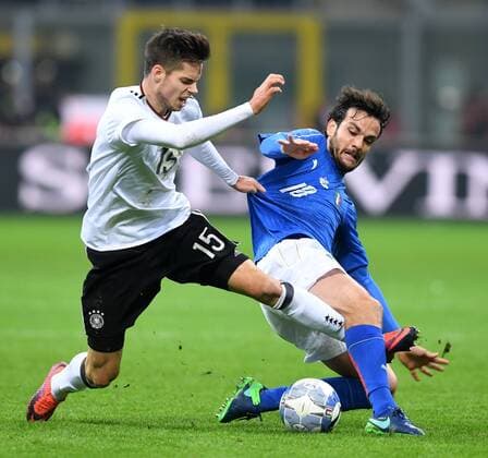 Marco Parolo (R) of Italy competes with Julian Weigl of Germany during the International Friendly Länderspiel Match between Italy and Germany in Milan, Italy on Nov. 15, 2016. The match ended in 0-0 draw. ) (SP)ITALY-MILAN-FOOTBALL-INTERNATIONAL FRIENDLY AlbertoxLingria 