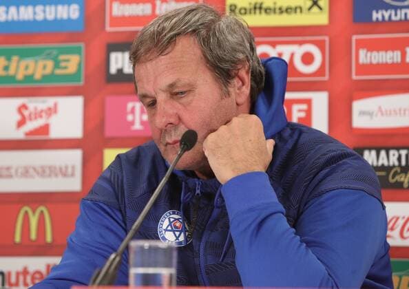 SOCCER - AUT vs SVK, test match VIENNA,AUSTRIA,15.NOV.16 - SOCCER - OEFB international match Länderspiel Austria vs Slovakia, friendly match. Image shows head coach Jan Kozak (SVK). GEPAxpictures xChristianxOrt