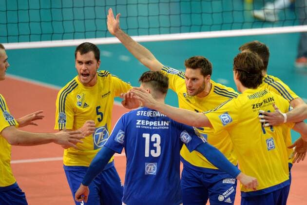 Volleyball, CL Quali, Hypo Tirol Volleyballteam Innsbruck - VfB Friedrichshafen VOLLEYBALL - CEV CL, Tirol vs Friedrichshafen INNSBRUCK,AUSTRIA,16.NOV.16 - VOLLEYBALL - CEV Champions League, Hypo Tirol Volleyballteam vs VfB Friedrichshafen. Image shows the rejoicing of Friedrichshafen. GEPAxpictures xAmirxBeganovic