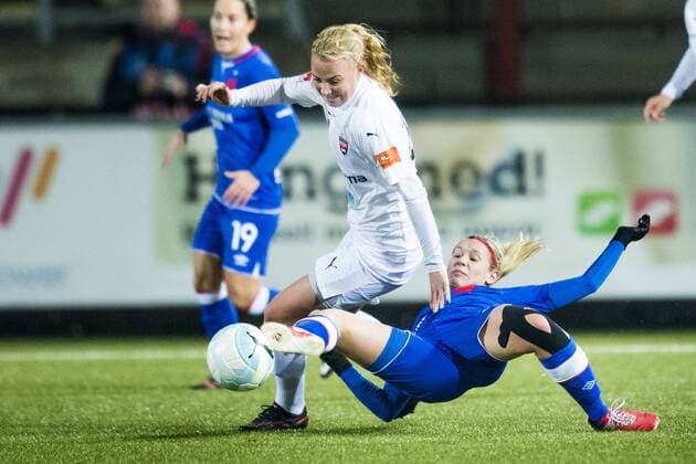 161116 Rosengards Ebba Wieder under fotbollsmatchen i Champions League mellan Rosengard och Slavia Prag den 16 november 2016 i Malmö.  Copyright: LUDVIGxTHUNMAN BB161116LT043
