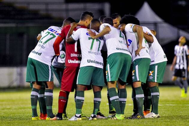 Botafogo X Chapecoense RIO DE JANEIRO, RJ - 16.11.2016: BOTAFOGO X CHAPECOENSE - Team Chapecoense for Botafogo X Chapecoense valid for the 35th round of the championship held at the Arena Botafogo (Portuguese Stadium) in Rio de Janeiro, RJ. (Photo: Marcelo Cortes Fotoarena) x1230695x  MarceloxCortes