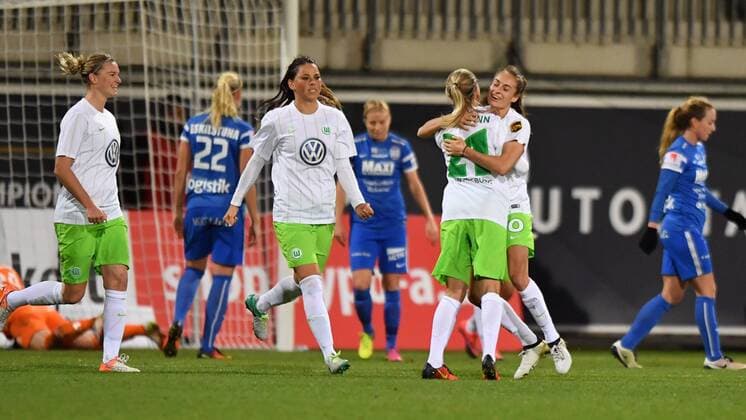 Jubel, Freuen, celebrate, happy, cheer , Goal Celebration VFL Wolfsburg 1:0 Lara Dickenmann (VFL Wolfsburg) (21) Tessa Wullaert (VFL Wolfsburg) (10), Uefa Women Champions League - VFL Wolfsburg - Eskilstuna United, xmkx