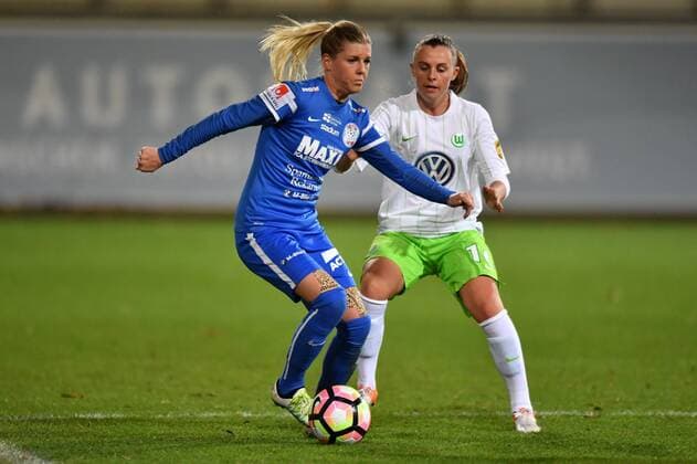 Olivia Schough (Eskilstuna United) (10) Noelle Maritz (VFL Wolfsburg) (16), Uefa Women Champions League - VFL Wolfsburg - Eskilstuna United, xmkx