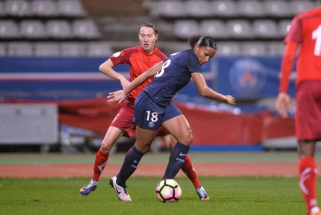 Marie Laure Delie (psg) - Yekaterina Krasyukova (biik) FOOTBALL : Paris SG vs WFC Biik Kazygurt - - Champions League Damen Frauenfussball - 17 11 2016 AnthonyBIBARD FEP Panoramic 