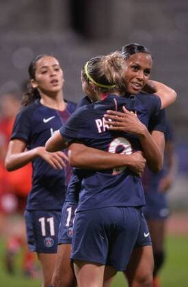 Marie Laure Delie (psg) - Sarah Palacin (psg) FOOTBALL : Paris SG vs WFC Biik Kazygurt - - Champions League Damen Frauenfussball - 17 11 2016 AnthonyBIBARD FEP Panoramic 