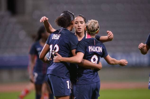 Anissa Lahmari (psg) - Marie Laure Delie (psg) - Sarah Palacin (psg) FOOTBALL : Paris SG vs WFC Biik Kazygurt - - Champions League Damen Frauenfussball - 17 11 2016 AnthonyBIBARD FEP Panoramic 
