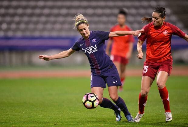 Sarah Palacin (psg) - Yekaterina Krasyukova (biik) FOOTBALL : Paris SG vs WFC Biik Kazygurt - - Champions League Damen Frauenfussball - 17 11 2016 AnthonyBIBARD FEP Panoramic 
