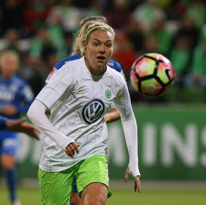Wolfsburg vs Eskilstuna, CL Frauen Wolfsburg, Deutschland 17.11.2016, FUßBALL - VfL Wolfsburg vs Eskilstuna United DFF, 1 8 Finale, UEFA Frauen Champions League, Saison 2016-17. Bild zeigt: Zsanett Jakabfi (VfL Wolfsburg) Wolfsburg